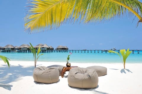 Ghế lười bãi biển - Xu hướng nghỉ dưỡng mới cho ngành khách sạn, resort